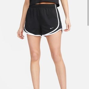 Nike Dri-FIT Tempo Women's Ribbed Running Shorts XS